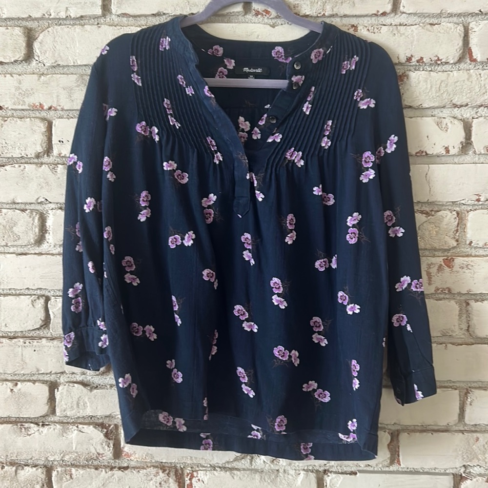 Madewell XS Navy floral Pintuck Henley